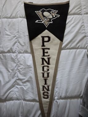 Pittsburgh Penguins Vintage Genuine Wool Blend Pennant - Black & Cream